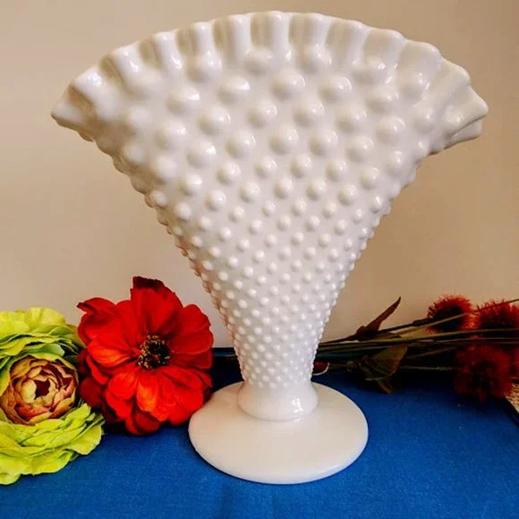 Vintage Fenton Hobnail Vase - Picture 1 of 5